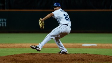 White Works Gem, Riders Shutout Hooks