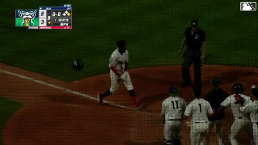 Rayne Doncon hits a walk-off homer