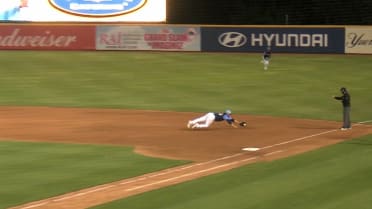 Saucedo's sensational barehand play