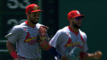 José Fermín makes tough catch at the wall