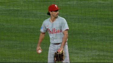 Garrett Stubbs ends the 8th with a double play