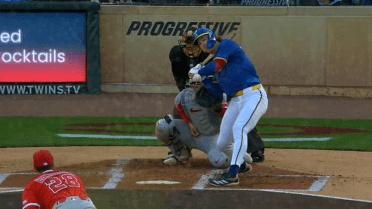 Keaschall hit by pitch, suffers nondisplaced fracture of right forearm